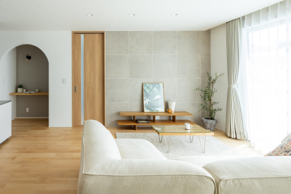 アクセントタイル、塗材｜ふくかぜの家のデザイン｜有限会社サンウッド