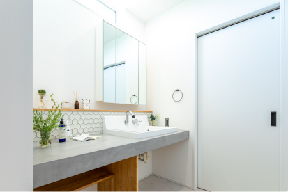 造作洗面台｜ふくかぜの家のデザイン｜有限会社サンウッド